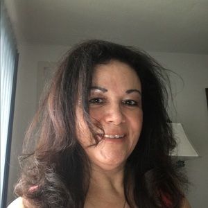 Meet your Posher, Cynthia